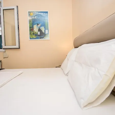 Elena's 2 Appartement *